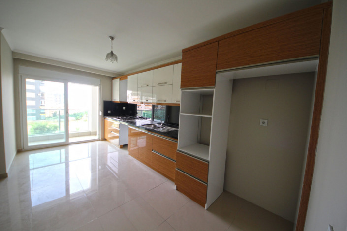 Квартира 3+1 с отдельной кухней в районе Махмутлар, 150 м2 - Ракурс 12