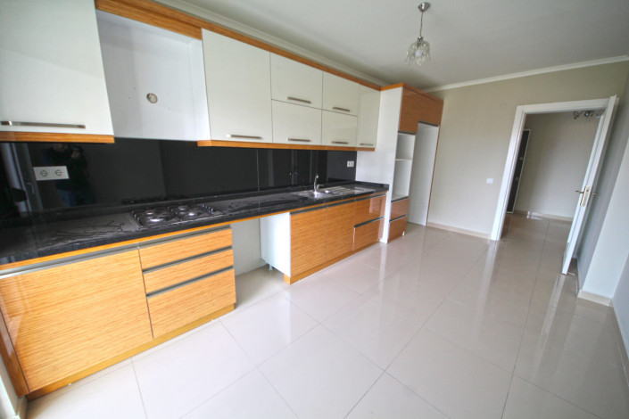 Квартира 3+1 с отдельной кухней в районе Махмутлар, 150 м2 - Ракурс 13