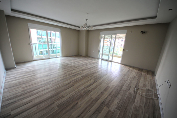 Квартира 3+1 с отдельной кухней в районе Махмутлар, 150 м2 - Ракурс 28