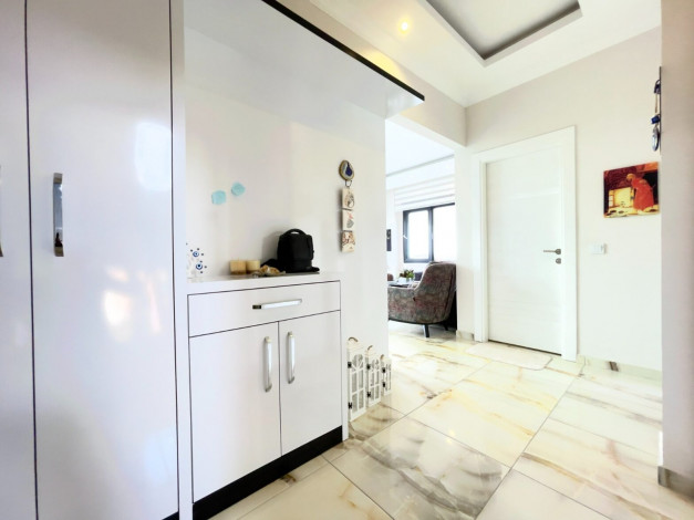 Видовая квартира 1+1 в районе Кестель, 80 м2 - Ракурс 2