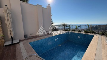 Вилла 5+2 с участком 500 м² и видом на море в Тепе, Алания - Ракурс 4
