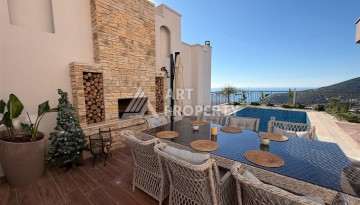 Вилла 5+2 с участком 500 м² и видом на море в Тепе, Алания - Ракурс 2