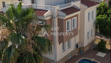 Вилла 4+1 в Инжекуме с частным бассейном, 280 м². - Ракурс 2