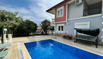 Вилла 4+1 с видом на море 200 м². Тепе, Алания - Ракурс 9
