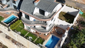 Вилла 5+2 с участком 500 м² и видом на море в Тепе, Алания - Ракурс 1
