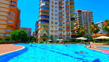 Квартира 1+1 в Махмутларе рядом с рынком и Еkta Mall, 65 м² - Ракурс 1