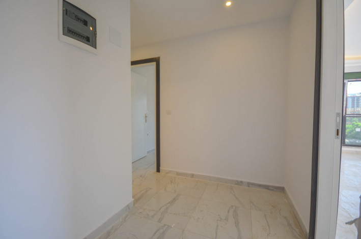 Трехкомнатная квартира на берегу Средиземного моря в районе Махмутлар, 105 м2 - Ракурс 3