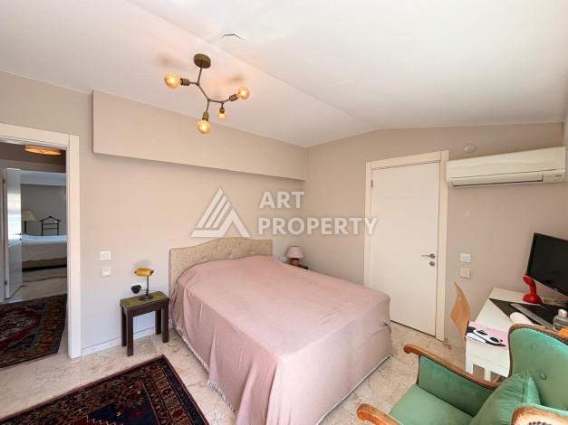 Дуплекс 2+1 с видом на море в Кестеле, 160 м². - Ракурс 19