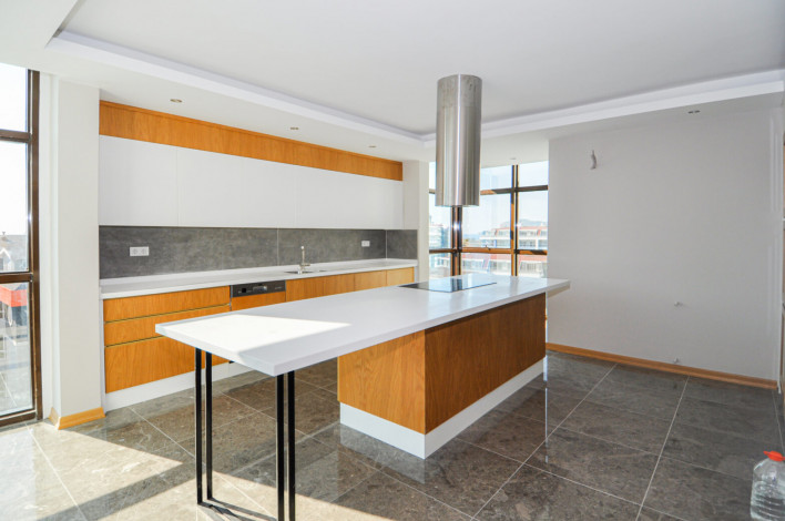 Пятикомнатный пентхаус с красивым видом на море в Кестель, 180 м2 - Ракурс 27