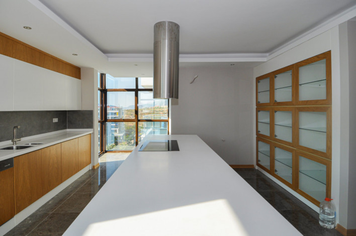 Пятикомнатный пентхаус с красивым видом на море в Кестель, 180 м2 - Ракурс 28