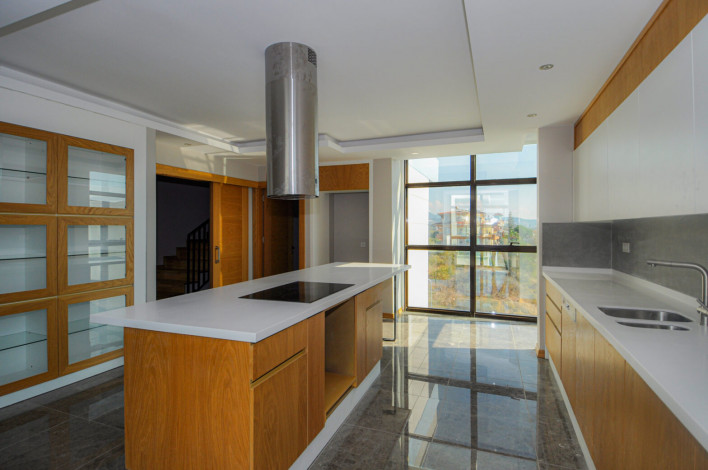 Пятикомнатный пентхаус с красивым видом на море в Кестель, 180 м2 - Ракурс 29