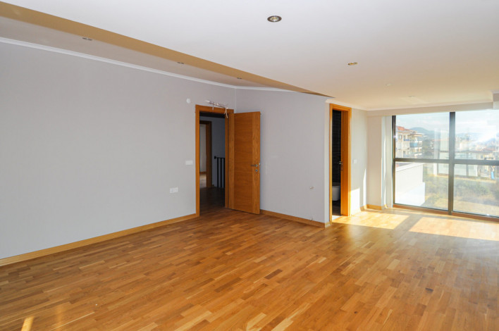 Пятикомнатный пентхаус с красивым видом на море в Кестель, 180 м2 - Ракурс 37