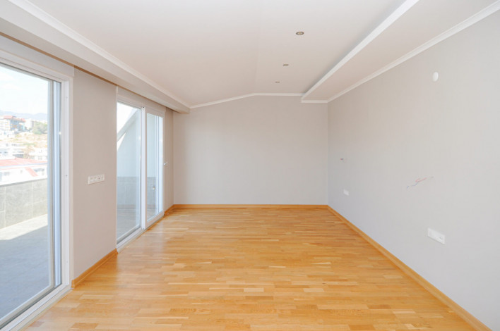 Пятикомнатный пентхаус с красивым видом на море в Кестель, 180 м2 - Ракурс 42