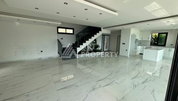 Просторная вилла 4+1 с видом на море в Каргыджаке, 320 м² - Ракурс 9