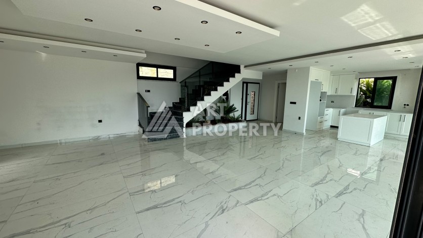 Просторная вилла 4+1 с видом на море в Каргыджаке, 320 м² - Ракурс 8