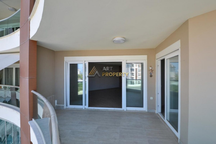 Трехкомнатная квартира с видом на Средиземное море в Кестеле, 110 м2 - Ракурс 3