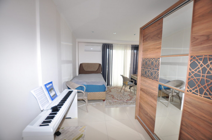 Четырехкомнатные апартаменты в элитном комплексе в районе Кестель,  150 м2 - Ракурс 17