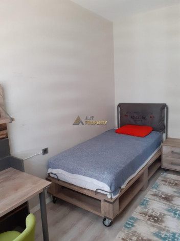 Квартира 3+1 с отдельной кухней с новой мебелью и техникой, 170 м2 - Ракурс 5