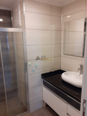 Квартира 3+1 с отдельной кухней с новой мебелью и техникой, 170 м2 - Ракурс 25