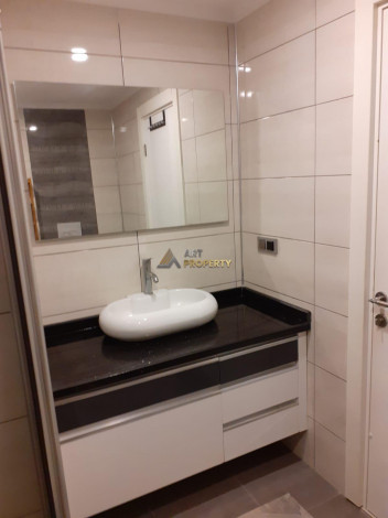 Квартира 3+1 с отдельной кухней с новой мебелью и техникой, 170 м2 - Ракурс 26