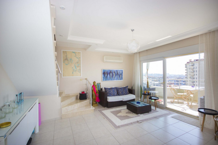 Двухуровневая квартира 2+1 с мебелью и видом на море в районе Джикчилли, 120 м2 - Ракурс 6