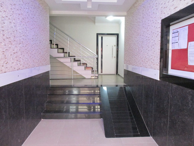 Трехкомнатная меблированная квартира в районе пляжа Клеопатра в центре Аланьи, 100 м2 - Ракурс 4