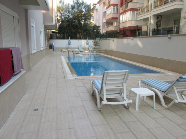 Трехкомнатная меблированная квартира в районе пляжа Клеопатра в центре Аланьи, 100 м2 - Ракурс 8