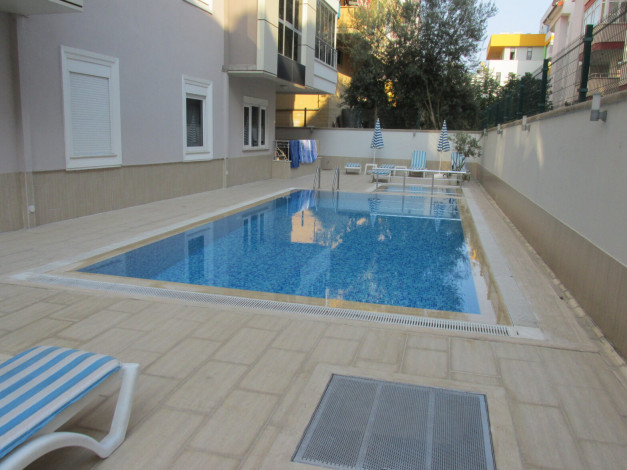 Трехкомнатная меблированная квартира в районе пляжа Клеопатра в центре Аланьи, 100 м2 - Ракурс 9