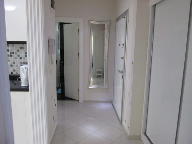 Трехкомнатная меблированная квартира в районе пляжа Клеопатра в центре Аланьи, 100 м2 - Ракурс 12