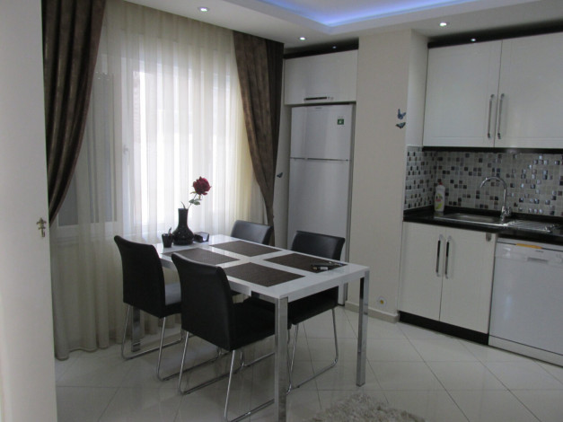 Трехкомнатная меблированная квартира в районе пляжа Клеопатра в центре Аланьи, 100 м2 - Ракурс 15