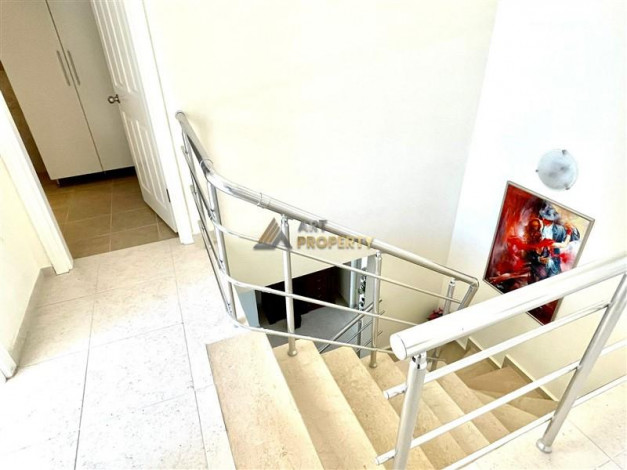 Меблированный дуплекс 3+1 с видом на горы и море в районе Тосмур, 130 м2 - Ракурс 12