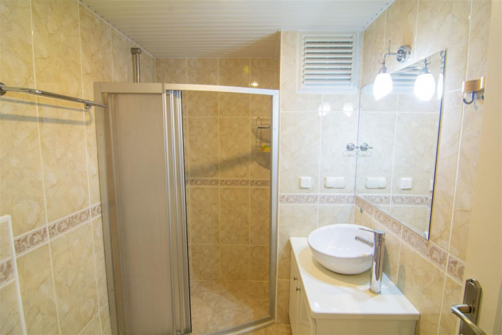 Трехкомнатная квартира с крытым бассейном в районе Джикджилли, 110 м2 - Ракурс 19