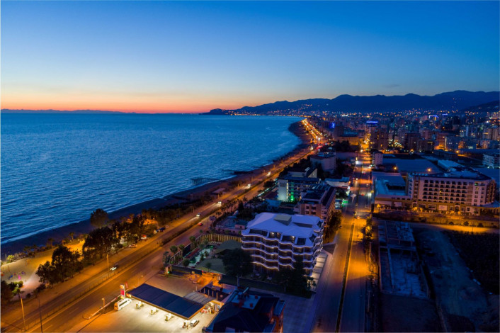 Наша гордость! Проект премиум класса Nordic Art на этапе строительства в районе Каргыджак на первой линии моря, 68-181 м2 - Ракурс 5