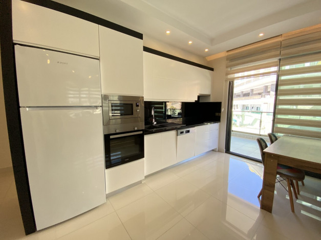 Две квартиры 2+1 в комплексе на первой линии моря, 100 м2 - Ракурс 4