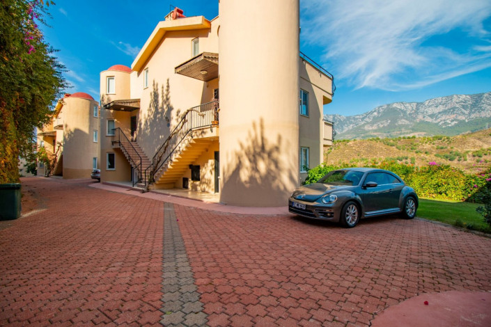 Светлые двухуровневые апартаменты 2+1 в отличном комплексе в районе Каргыджак, 137 м2 - Ракурс 2