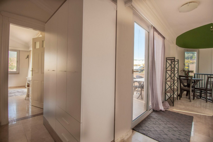 Светлые двухуровневые апартаменты 2+1 в отличном комплексе в районе Каргыджак, 137 м2 - Ракурс 7