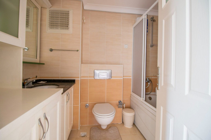 Светлые двухуровневые апартаменты 2+1 в отличном комплексе в районе Каргыджак, 137 м2 - Ракурс 9