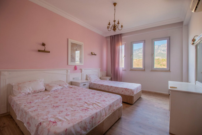 Светлые двухуровневые апартаменты 2+1 в отличном комплексе в районе Каргыджак, 137 м2 - Ракурс 24