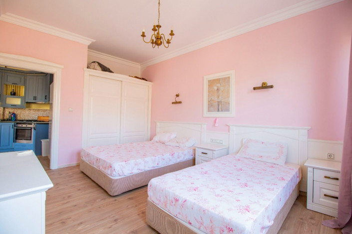 Светлые двухуровневые апартаменты 2+1 в отличном комплексе в районе Каргыджак, 137 м2 - Ракурс 25