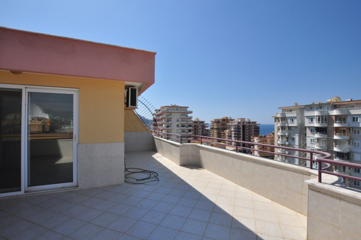 Пятикомнатная квартира-дуплекс с видом на море и горы в районе Махмутлар, 200 м2 - Ракурс 24