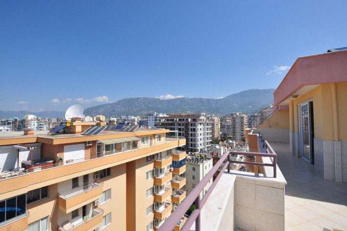 Пятикомнатная квартира-дуплекс с видом на море и горы в районе Махмутлар, 200 м2 - Ракурс 25