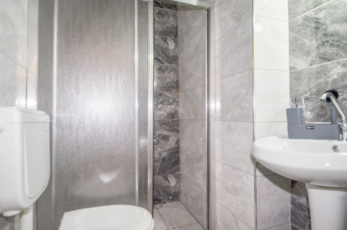 Двухкомнатная квартира на первой линии с современной мебелью в Махмутлар, 65 м2 - Ракурс 20