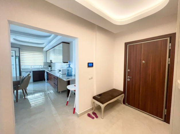 Трехкомнатная квартира в одном из больших комплексов района Махмтулар, 120 м2 - Ракурс 7