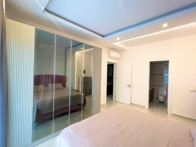 Трехкомнатная квартира в одном из больших комплексов района Махмтулар, 120 м2 - Ракурс 19