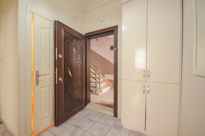 Меблированная трехкомнатная квартира в районе Махмутлар, 90 м2 - Ракурс 2