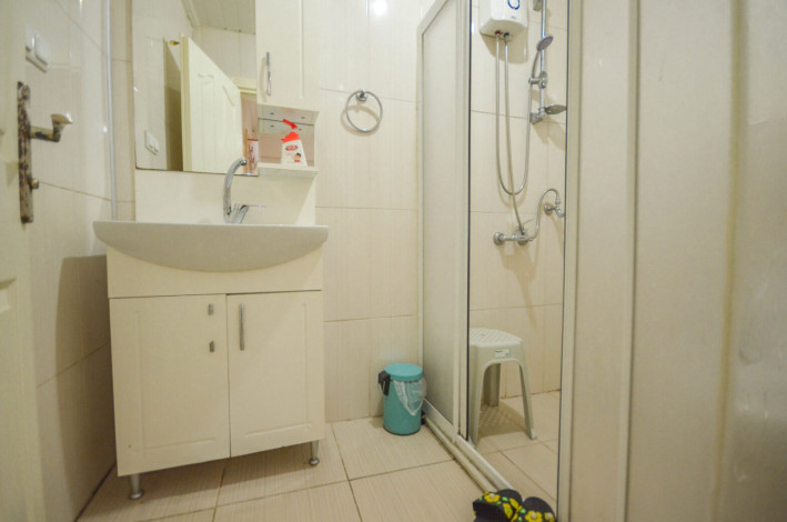 Меблированная трехкомнатная квартира в районе Махмутлар, 90 м2 - Ракурс 3