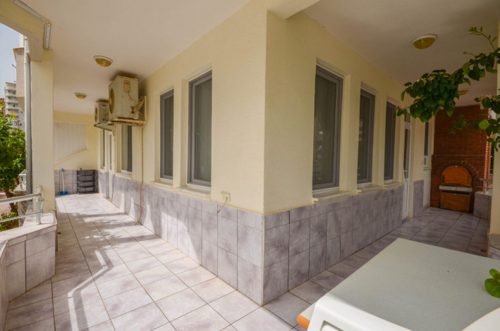 Меблированная трехкомнатная квартира в районе Махмутлар, 90 м2 - Ракурс 14