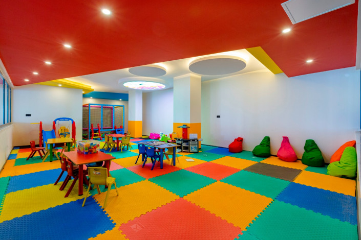 Квартира 4+1 с отдельной кухней в новом доме с развитой инфраструктурой, 180 м2 - Ракурс 6