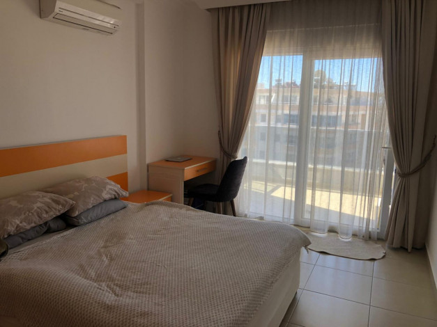 Двухкомнатная меблированая квартира на высоком этаже в районе Махмутлар, 85 м2 - Ракурс 2