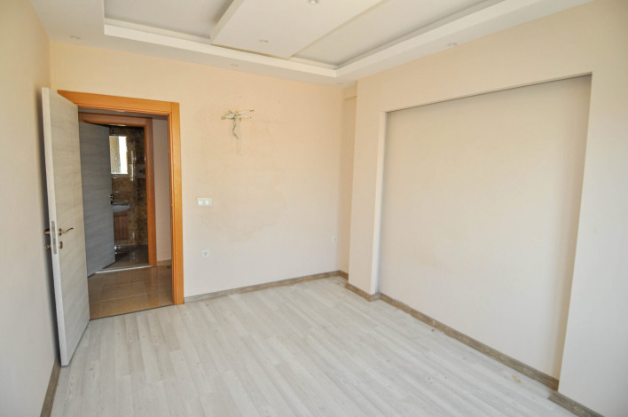 Просторная трехкомнатная квартира в 350 метрах от моря в Махмутлар, 115 м2 - Ракурс 12